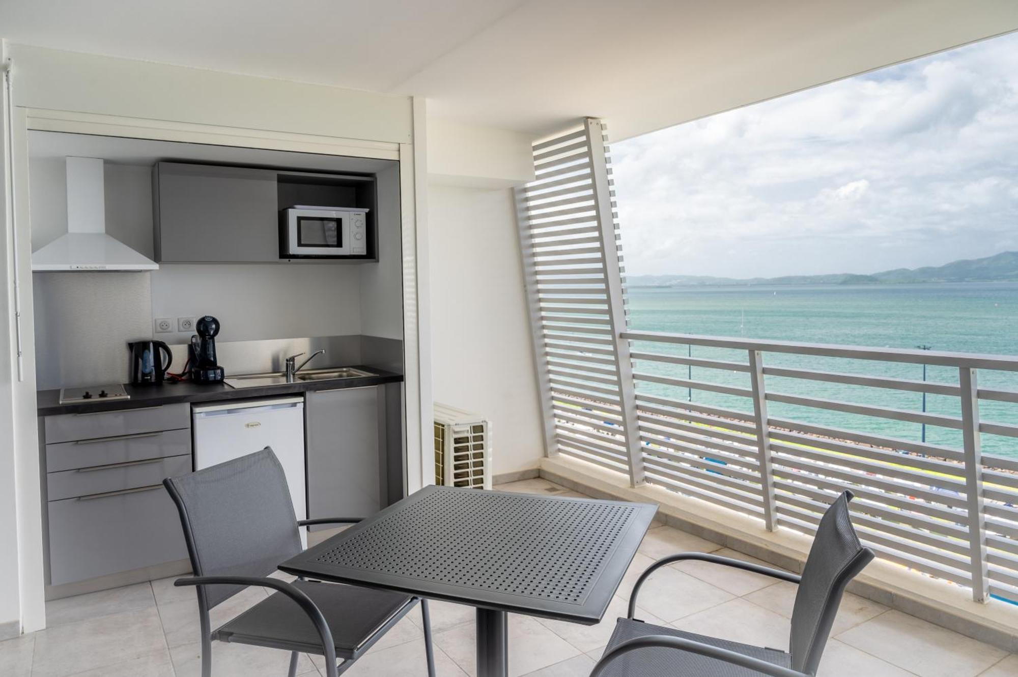 B&B Home Fort-De-France Marina 外观 照片